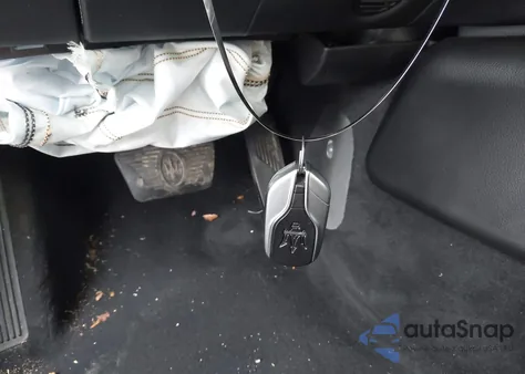 2017 Maserati Ghibli z USA, uszkodzony, nr VIN ZAM57XSA2H1203487